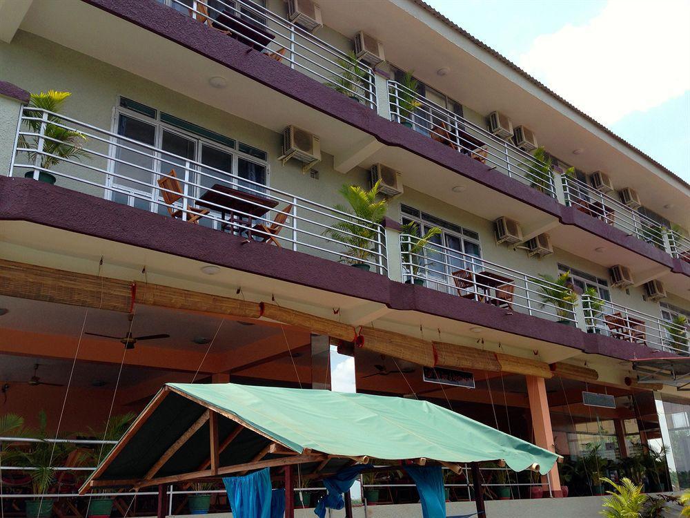 River Dolphin Hotel Kratie Exterior photo